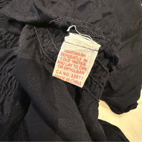 3/$15‼️ Elegant Black Ruched V-Neck Tank Top, One Size, Stretch Fit, Like New - Picture 8 of 11